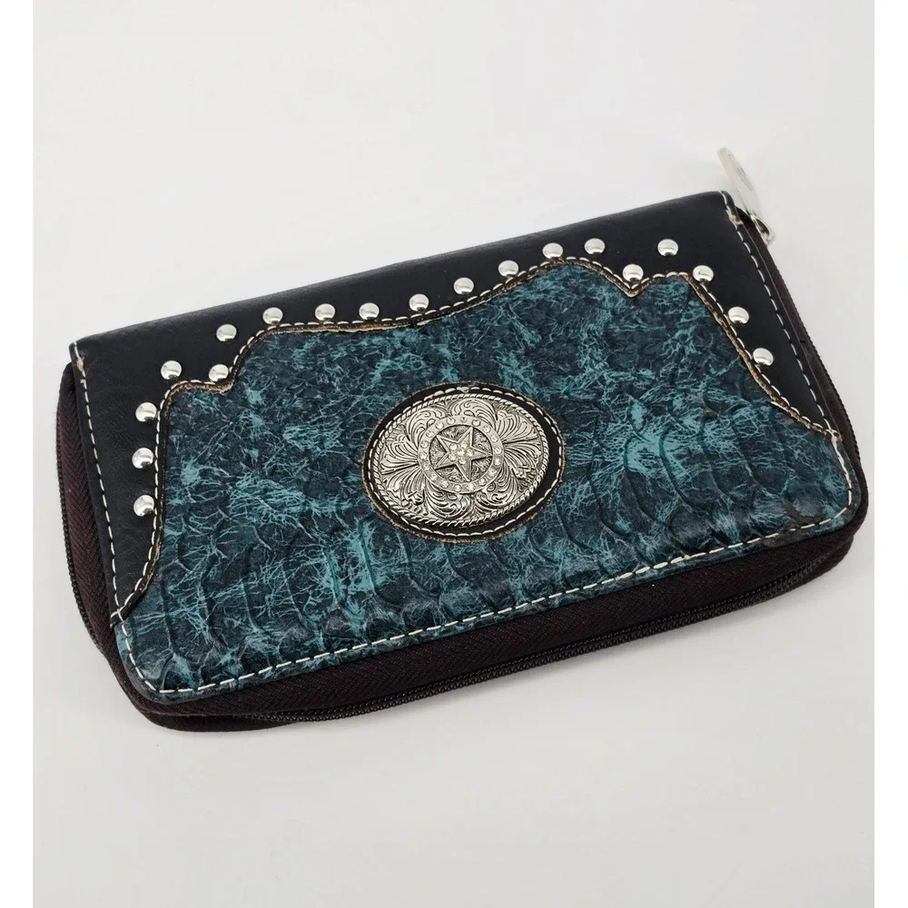 P&G Collection Western Turquoise Snakeskin Wallet Studded Star Concho Zip Around